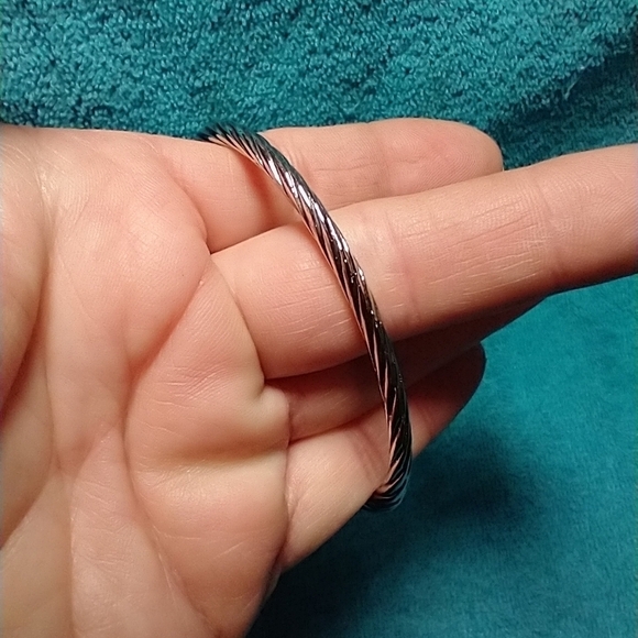 Silvertone faux abalone adjustable twist wire cuff mermaid tail bracelet - Picture 5 of 7